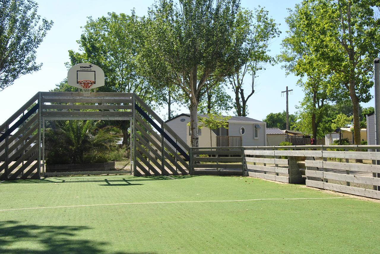 Camping La Dune Vias Exterior photo
